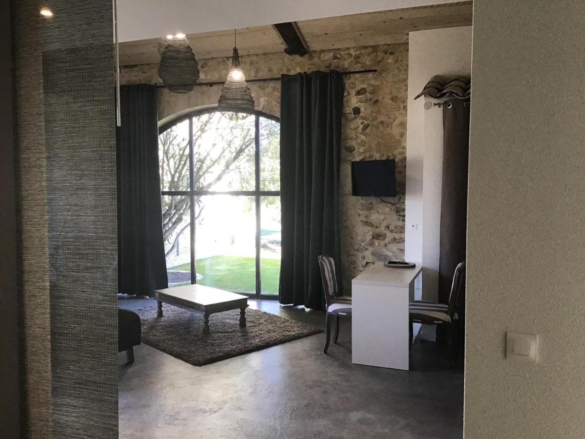Вилла Domaine Chamarel Saint-Paulet-de-Caisson Экстерьер фото