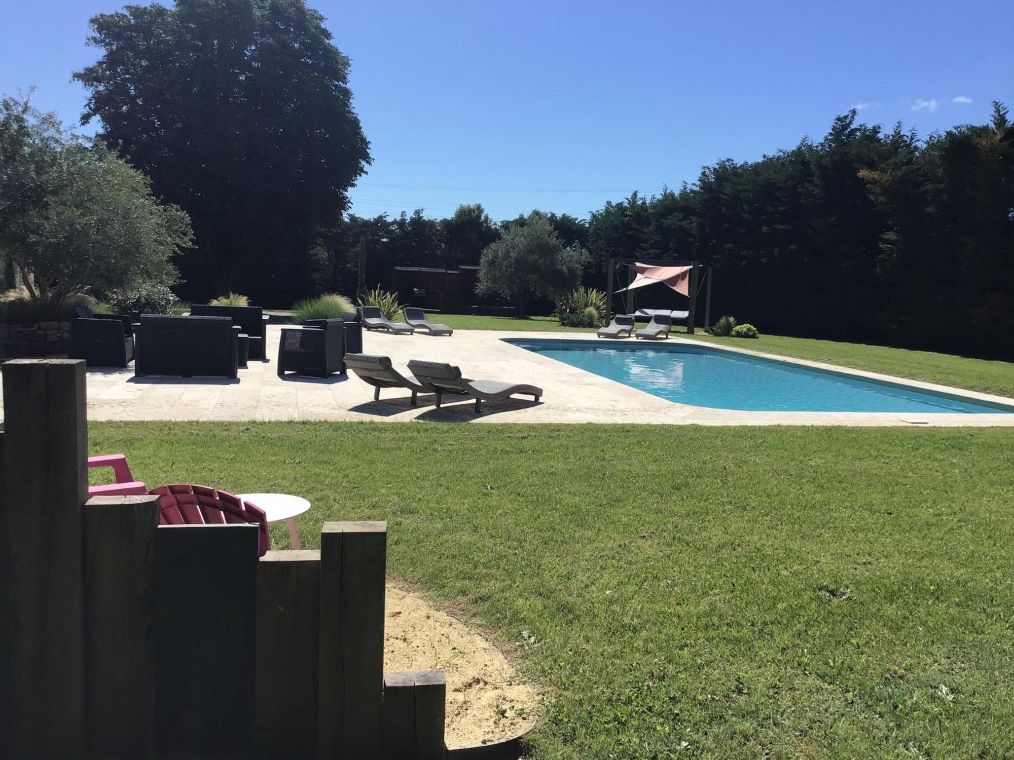 Вилла Domaine Chamarel Saint-Paulet-de-Caisson Экстерьер фото